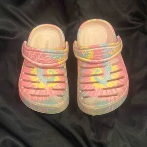Toddler Nautica crocs.